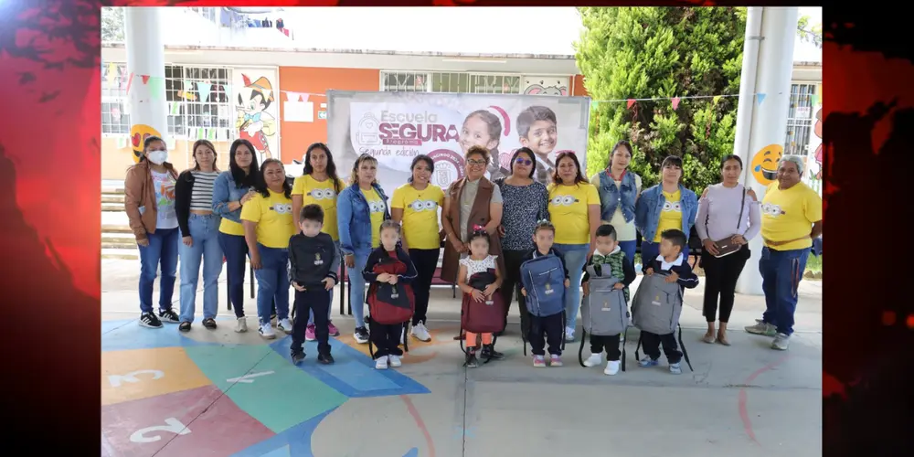 Más de 600 niños reciben útiles y mochilas en Cuautlancingo